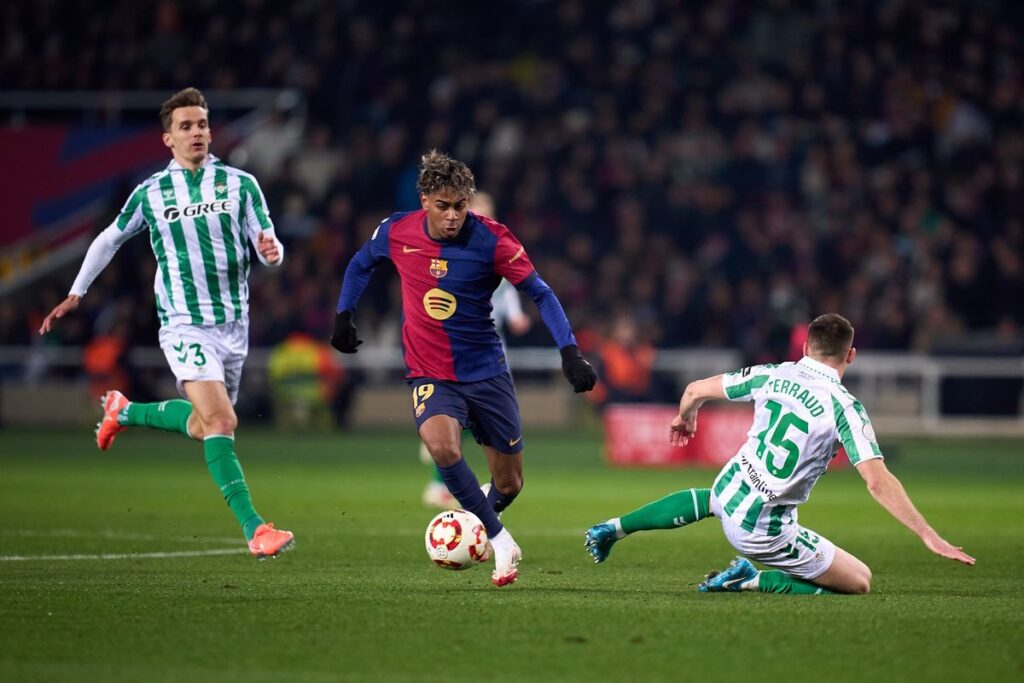 nhan-dinh-soi-keo-barcelona-vs-betis-luc-02h00-ngay-6-4-2025-1